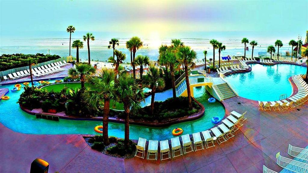 Wyndham Ocean Walk: Deluxe Oceanview Jacuzzi Condo in Daytona Daytona Beach Exterior photo
