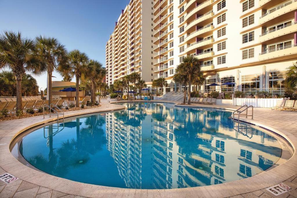 Wyndham Ocean Walk: Deluxe Oceanview Jacuzzi Condo in Daytona Daytona Beach Exterior photo